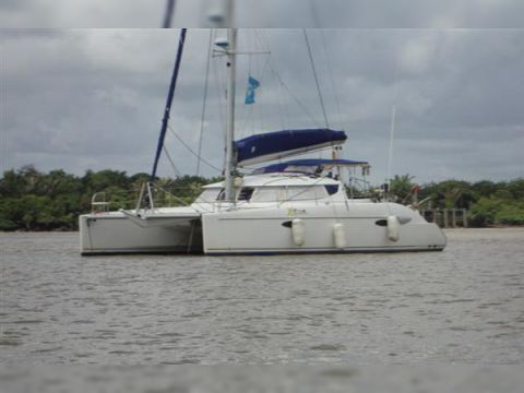 Fountaine Pajot Lavezzi 40