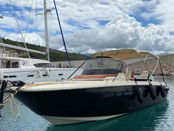 Invictus 240CX