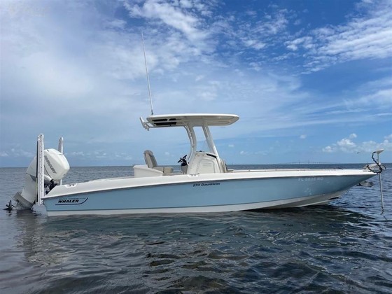 Boston Whaler Boats 270 Dauntless