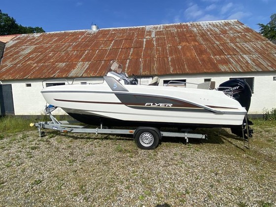 Bénéteau Boats Flyer 660