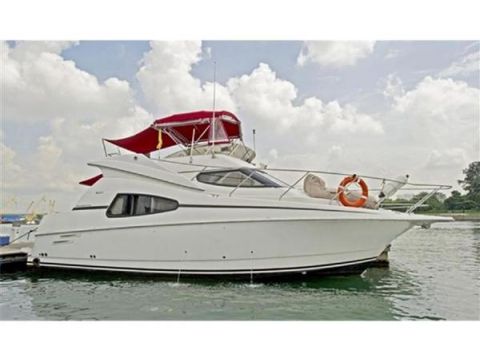 1999 Silverton 330