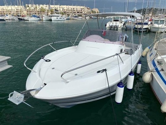 Bénéteau Boats Flyer 750