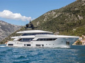 Ferretti Yachts Custom Line 37 Navetta