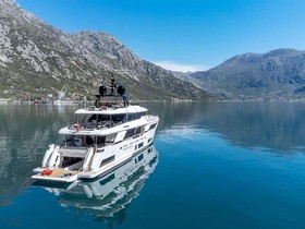 Osta 2022 Ferretti Yachts Custom Line 37 Navetta