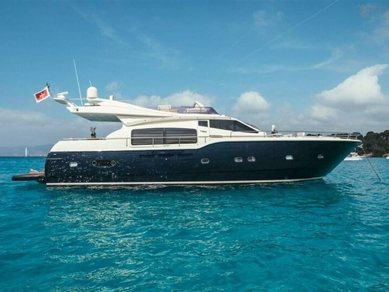 Ferretti Yachts 690 Altura