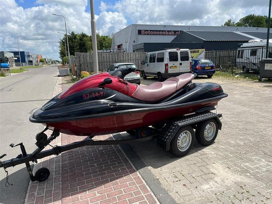 Motos de agua pwc