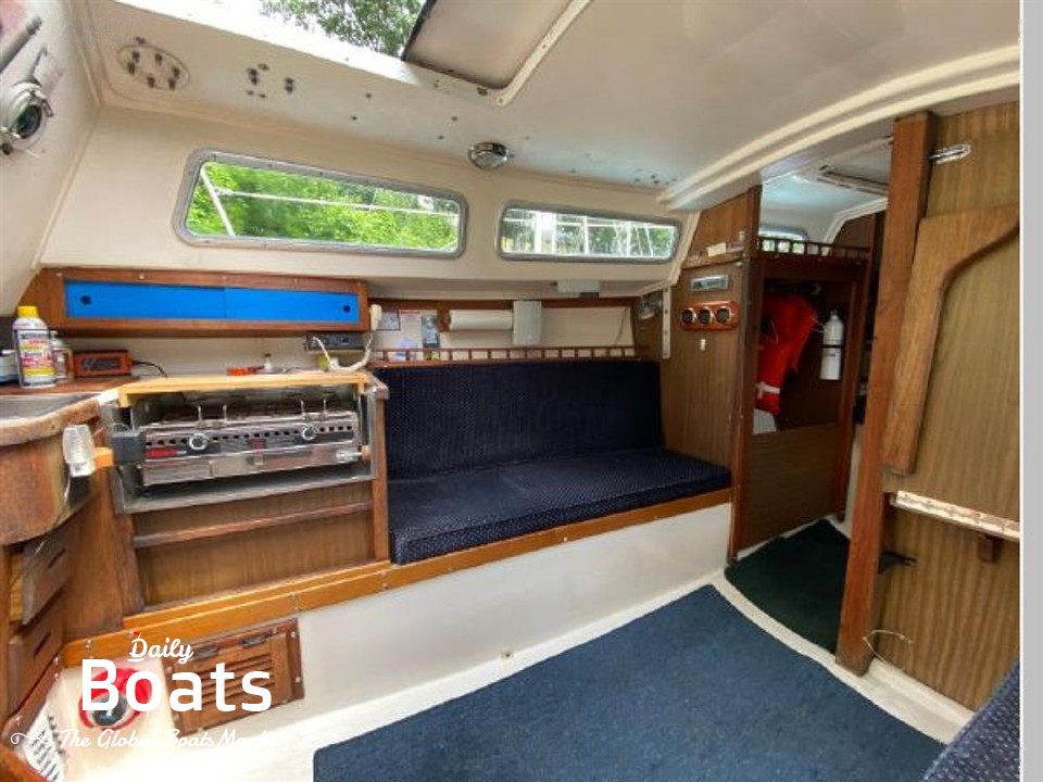 1976 Catalina Yachts 27 for sale. View price, photos and Buy 1976