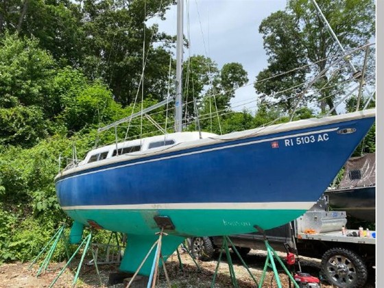 Catalina Yachts 27