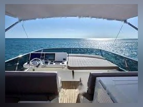 2017 Prestige Yachts 630 Fly kaufen