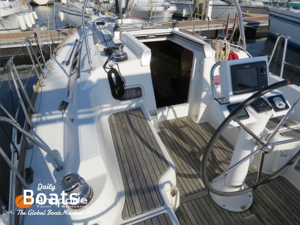 2012 Bénéteau Oceanis 31 Lifting Keel for sale. View price, photos and