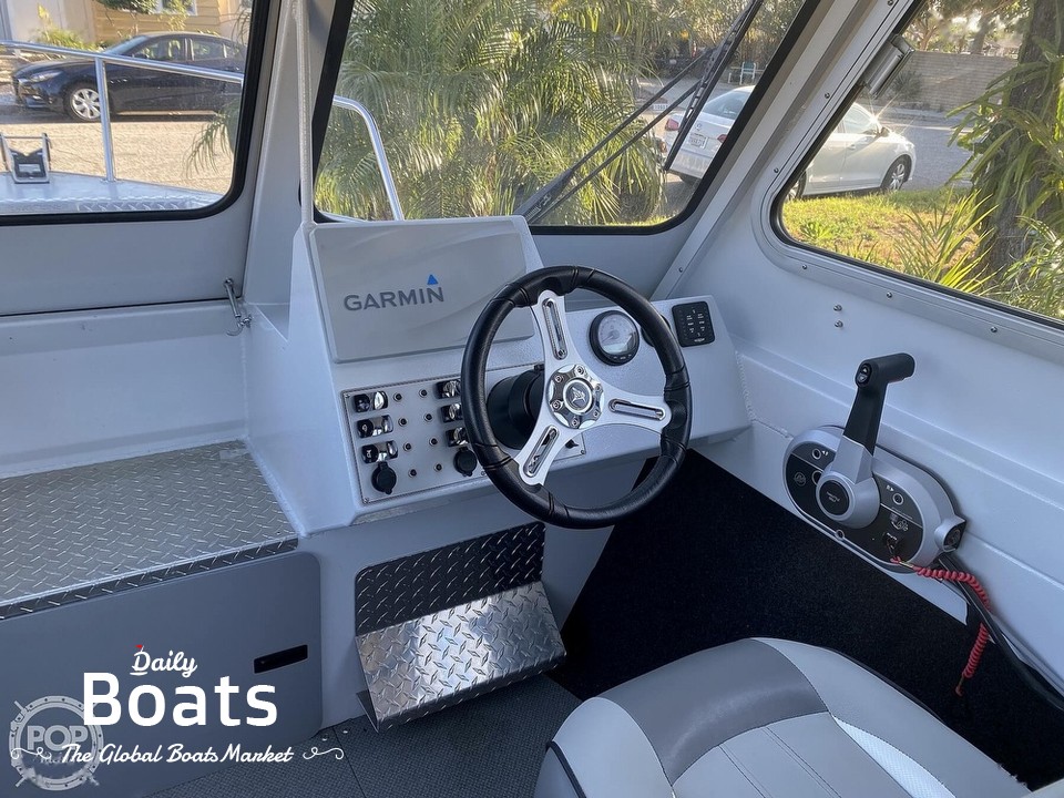 2020 Kingfisher 2025 Escape Ht Pilot House for sale. View price, photos