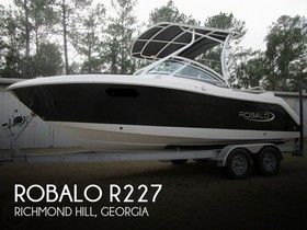 Robalo Boats R227