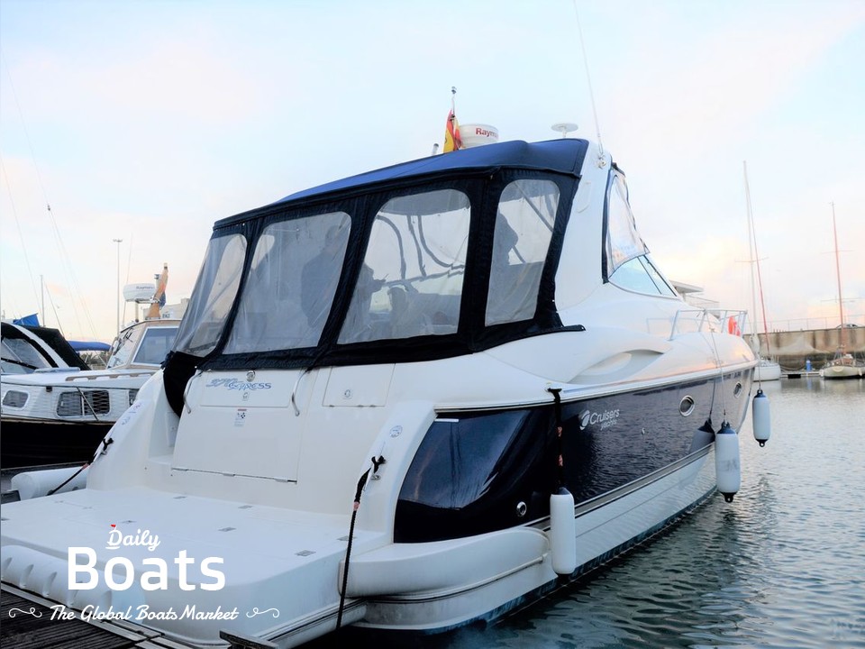 2006 Cruisers Yachts 370 Express for sale. View price, photos and Buy ...