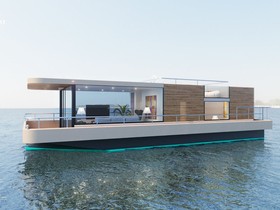 2022 MX4 Houseboat Moat