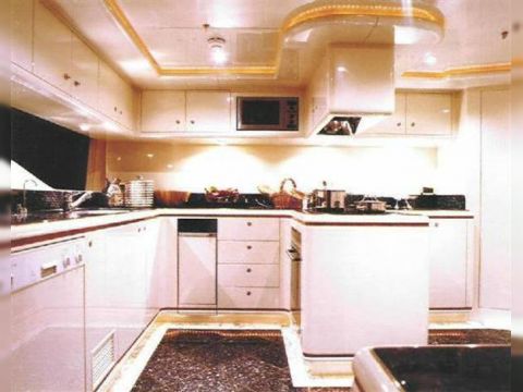 2002 Horizon Longe Range Tri Deck til salg