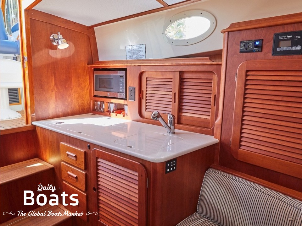 2017 Hinckley Yachts 37 Picnic Mkiii for sale. View price, photos and