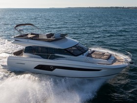 Prestige Yachts 520