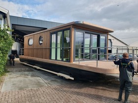 Lotus Houseboat 12