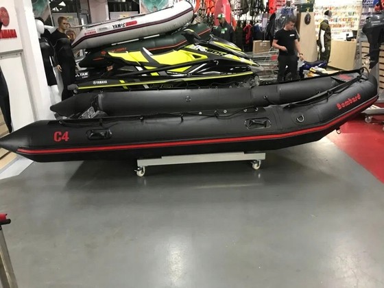Foldable inflatable boats