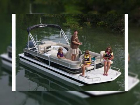 2013 Hurricane 226F Fun Deck for sale