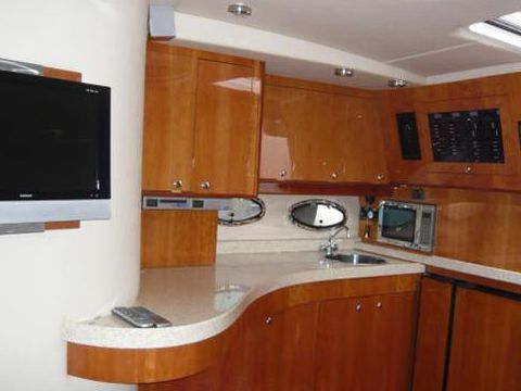 2006 Regal 4260 Commodore
