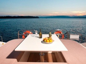 2000 Leopard Yachts 24