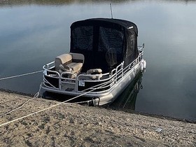 Buy 2019 Sun Tracker Fishin' Barge 20 Dlx