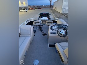 2019 Sun Tracker Fishin' Barge 20 Dlx