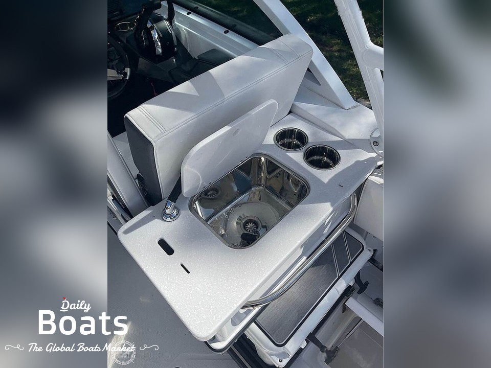 2021 Blackfin Boats 252 Dc for sale. View price, photos and Buy 2021