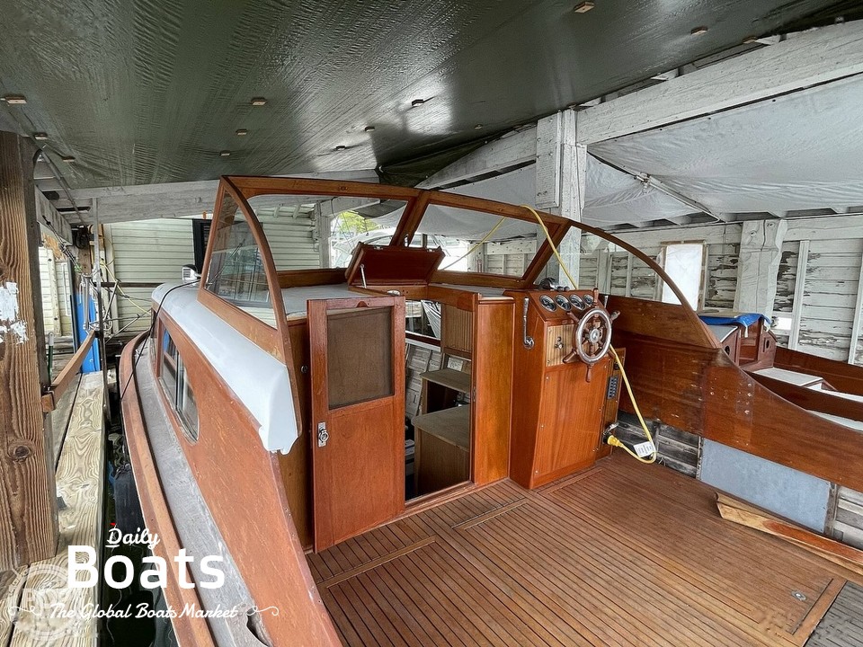 1952 ChrisCraft El Capitan for sale. View price, photos and Buy 1952