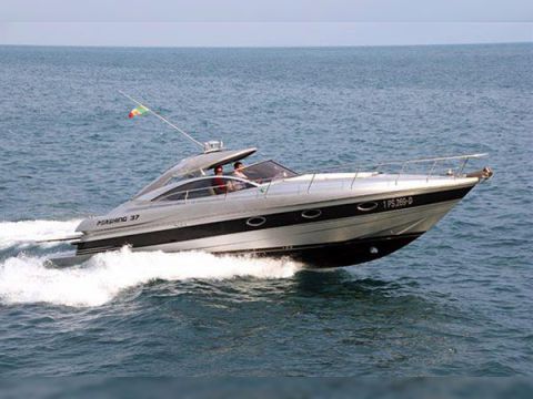 Pershing 37