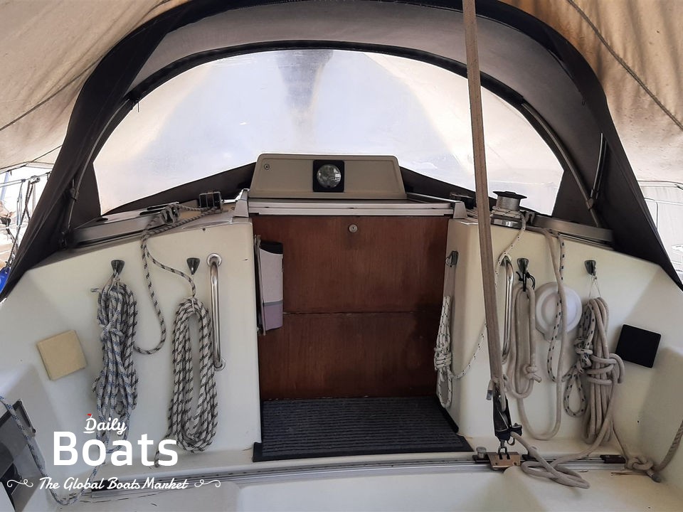 1987 Moody 28 Bilge Keel for sale. View price, photos and Buy 1987