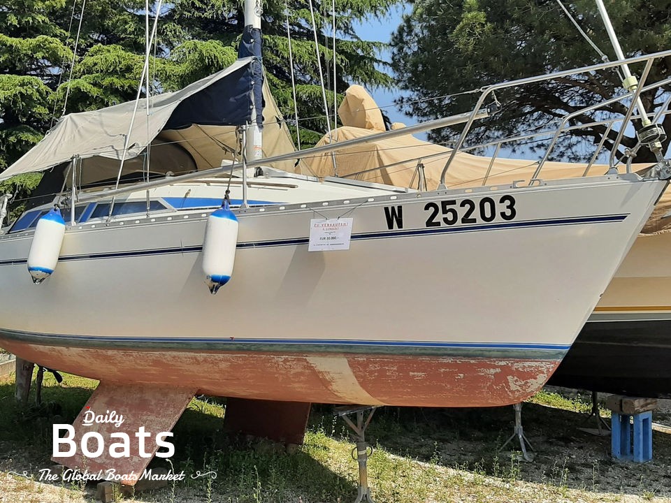 1987 Moody 28 Bilge Keel for sale. View price, photos and Buy 1987