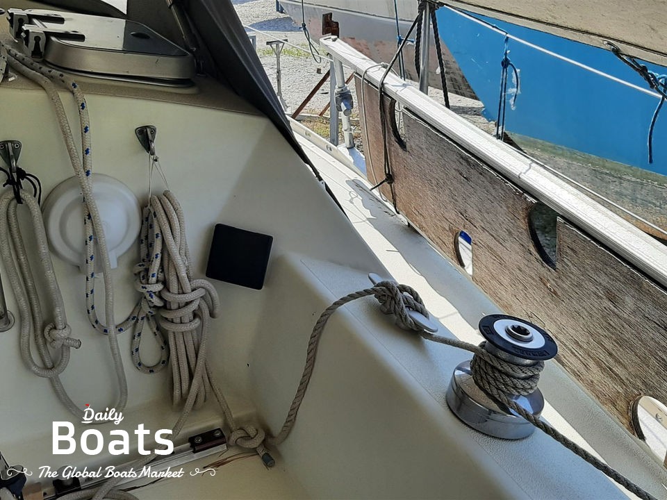 1987 Moody 28 Bilge Keel for sale. View price, photos and Buy 1987
