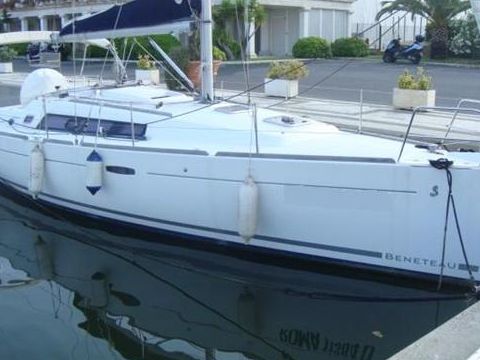 Beneteau Oceanis 37