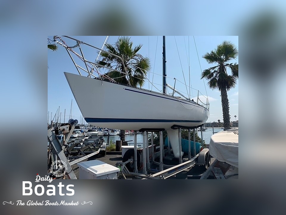 1984 Hobie Cat 33 for sale. View price, photos and Buy 1984 Hobie Cat ...