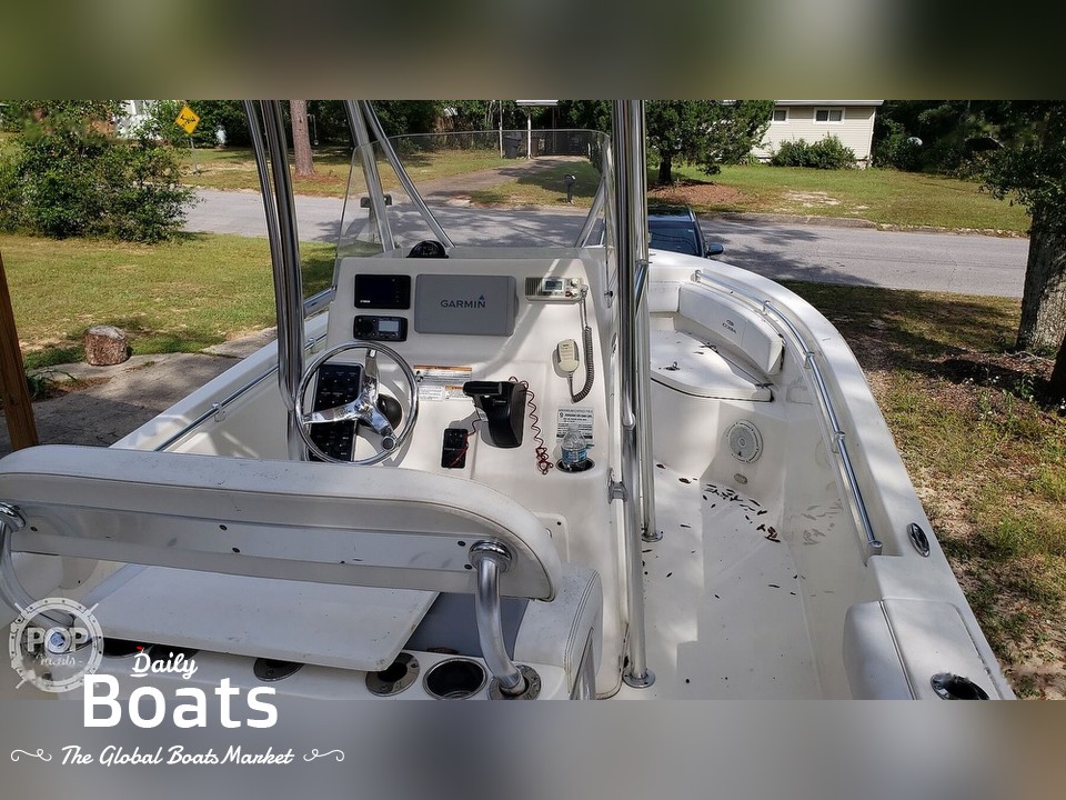 2019 Cobia 220