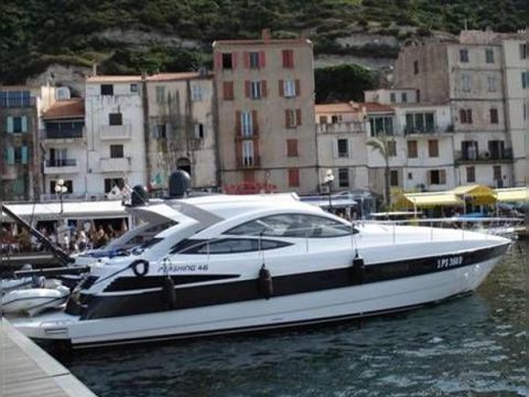Pershing 46