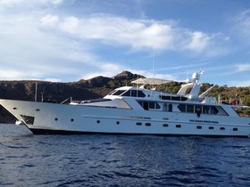 Benetti 100