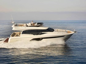 Prestige Yachts 520