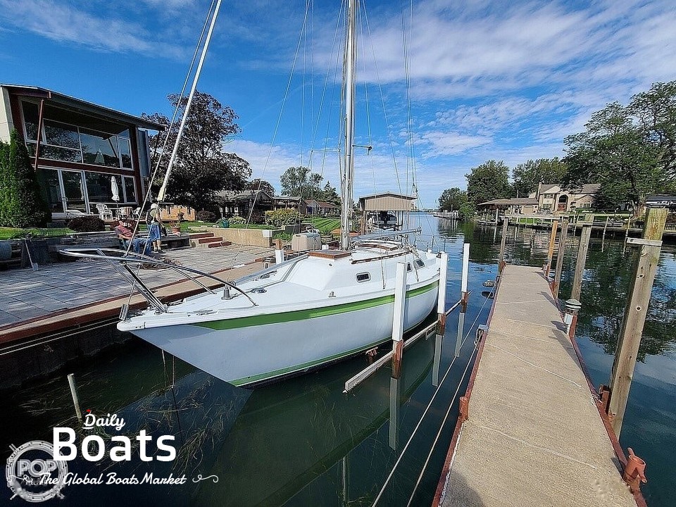 1976 Ericson Yachts 27 for sale. View price, photos and Buy 1976