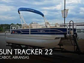 Sun Tracker 22 Dlx Fishin' Barge
