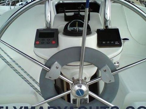 2005 Hunter 27