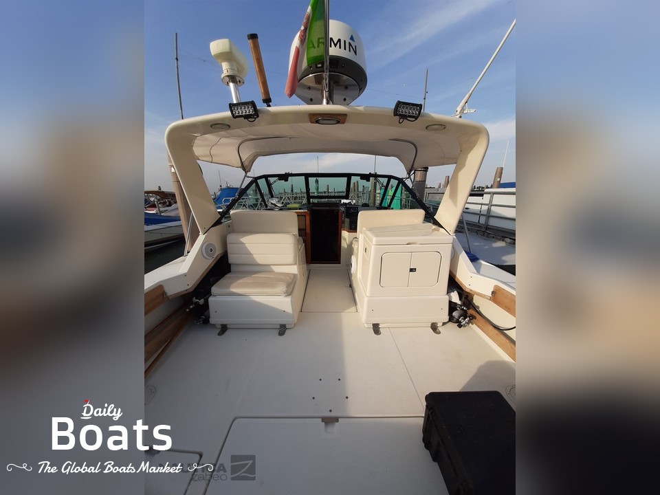 1992 Tiara Yachts 3100 for sale. View price, photos and Buy