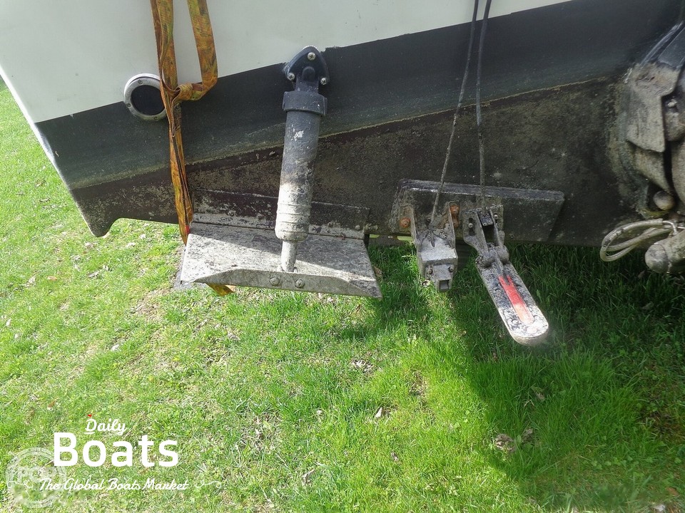 1990 Penn Yan 245 Contender for sale. View price, photos and Buy 1990