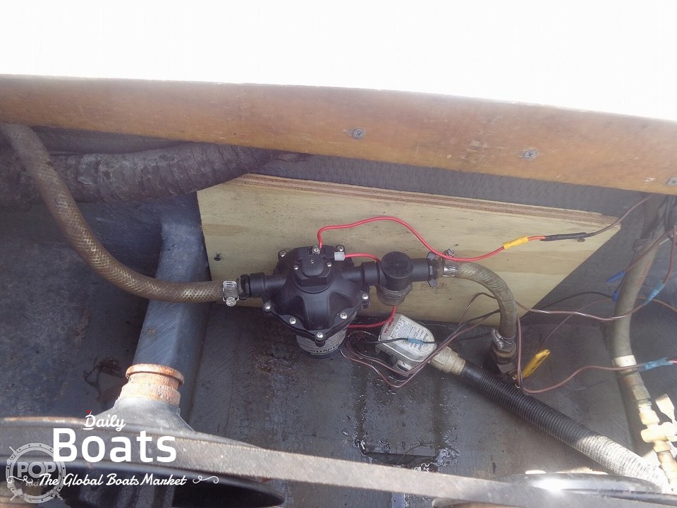 1990 Penn Yan 245 Contender for sale. View price, photos and Buy 1990