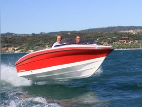 B1 Yachts St Tropez 5 True Red