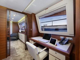 2011 Ferretti Yachts Custom Line 124 à vendre