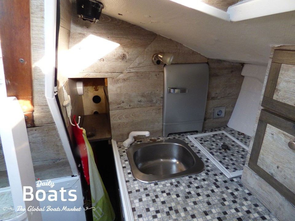 Doug Peterson 31 for sale. View price, photos and Buy Doug Peterson 31