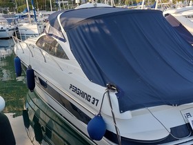 Pershing 37